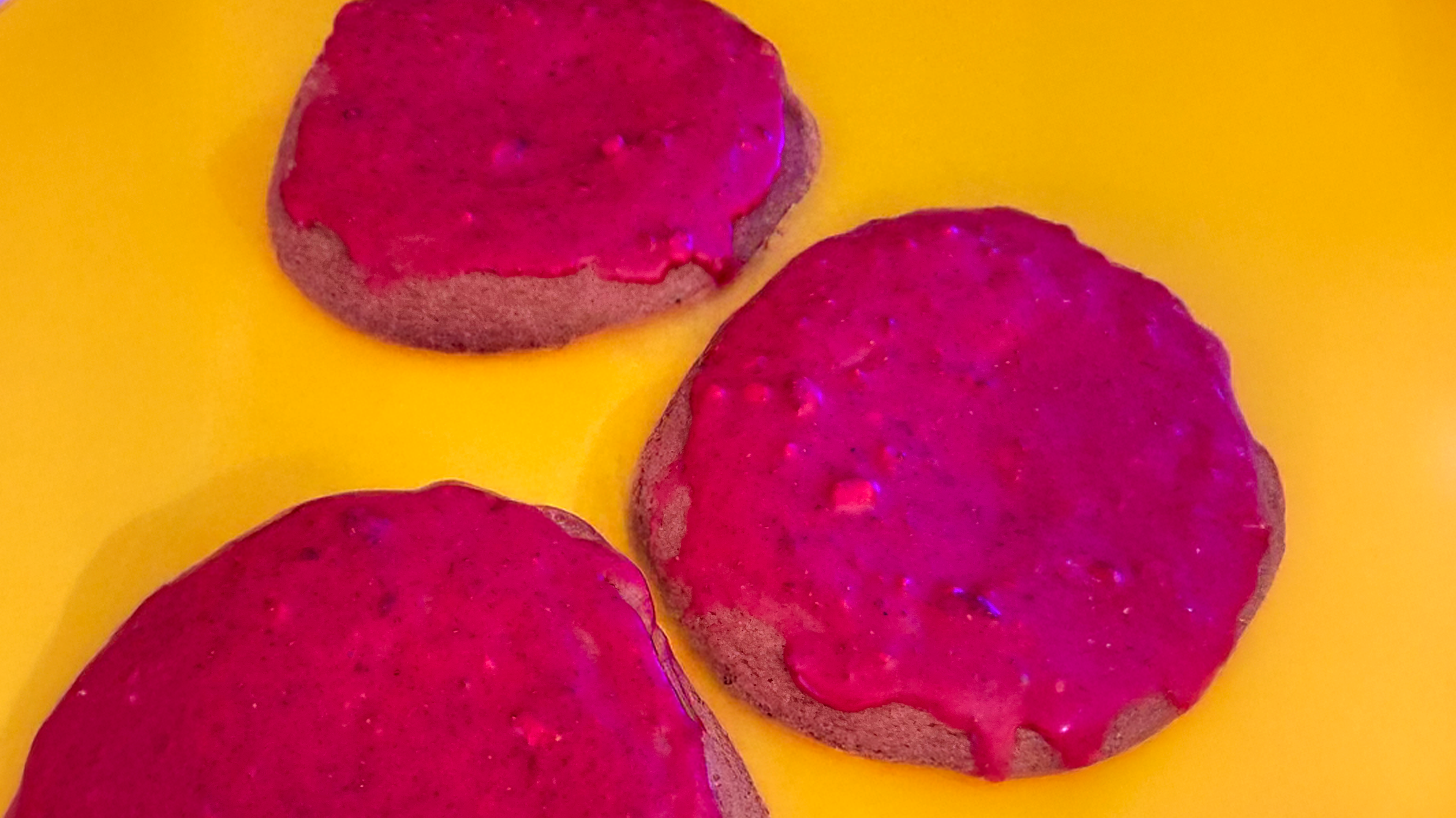 Strawberry Sugar Bomb cookies